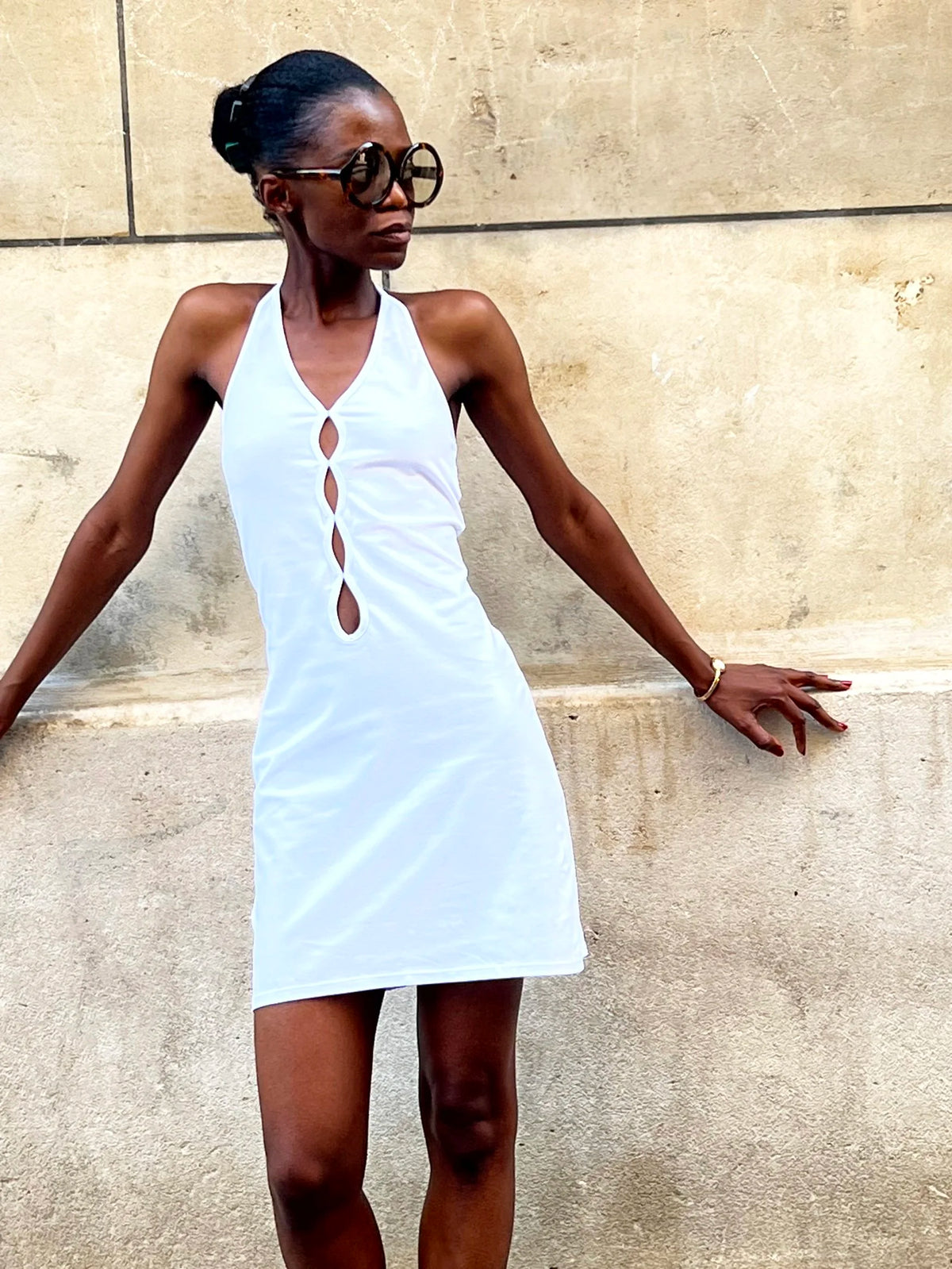 La Robe Biba courte blanche, vue 1