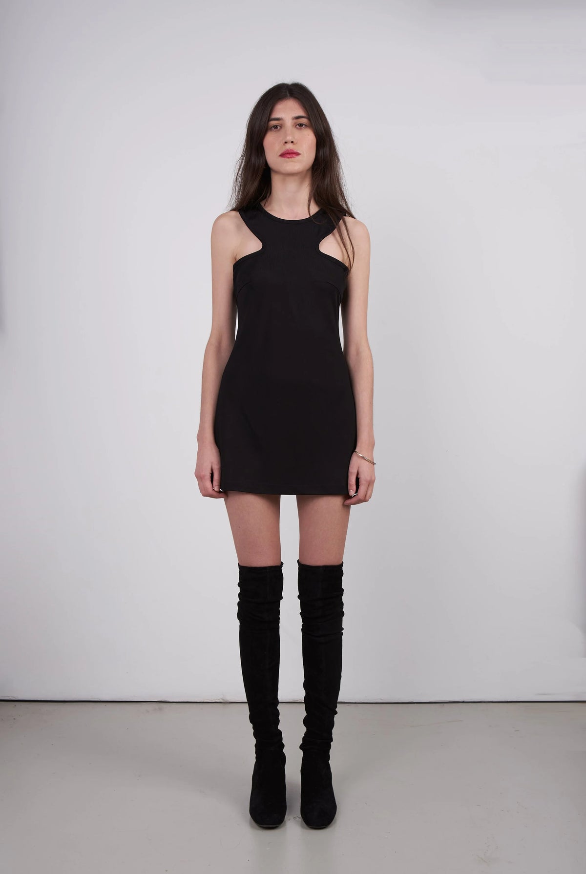 La Robe Collier Yoko noire, vue 1