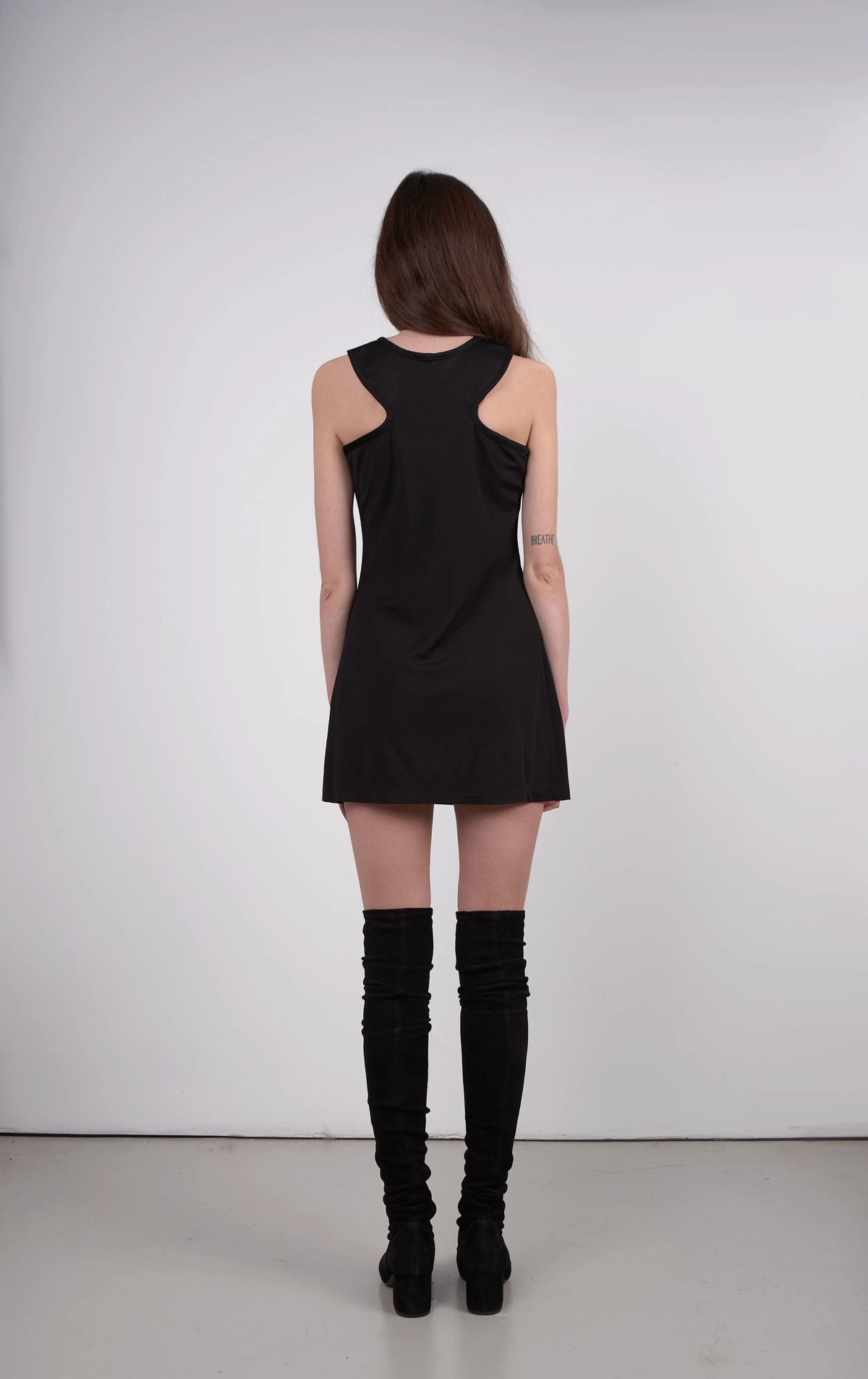 La Robe Collier Yoko noire, vue 2