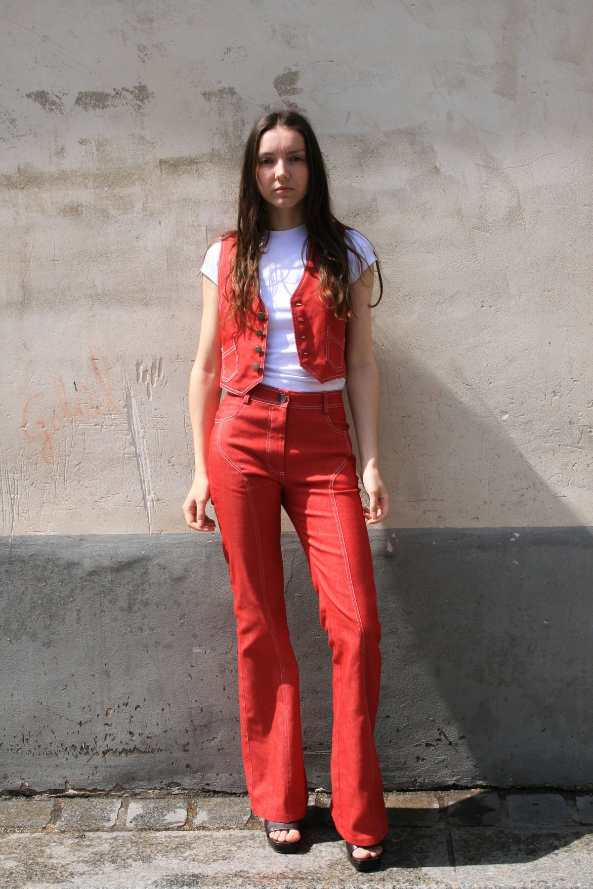 Le Jean Joey rouge, vue 1