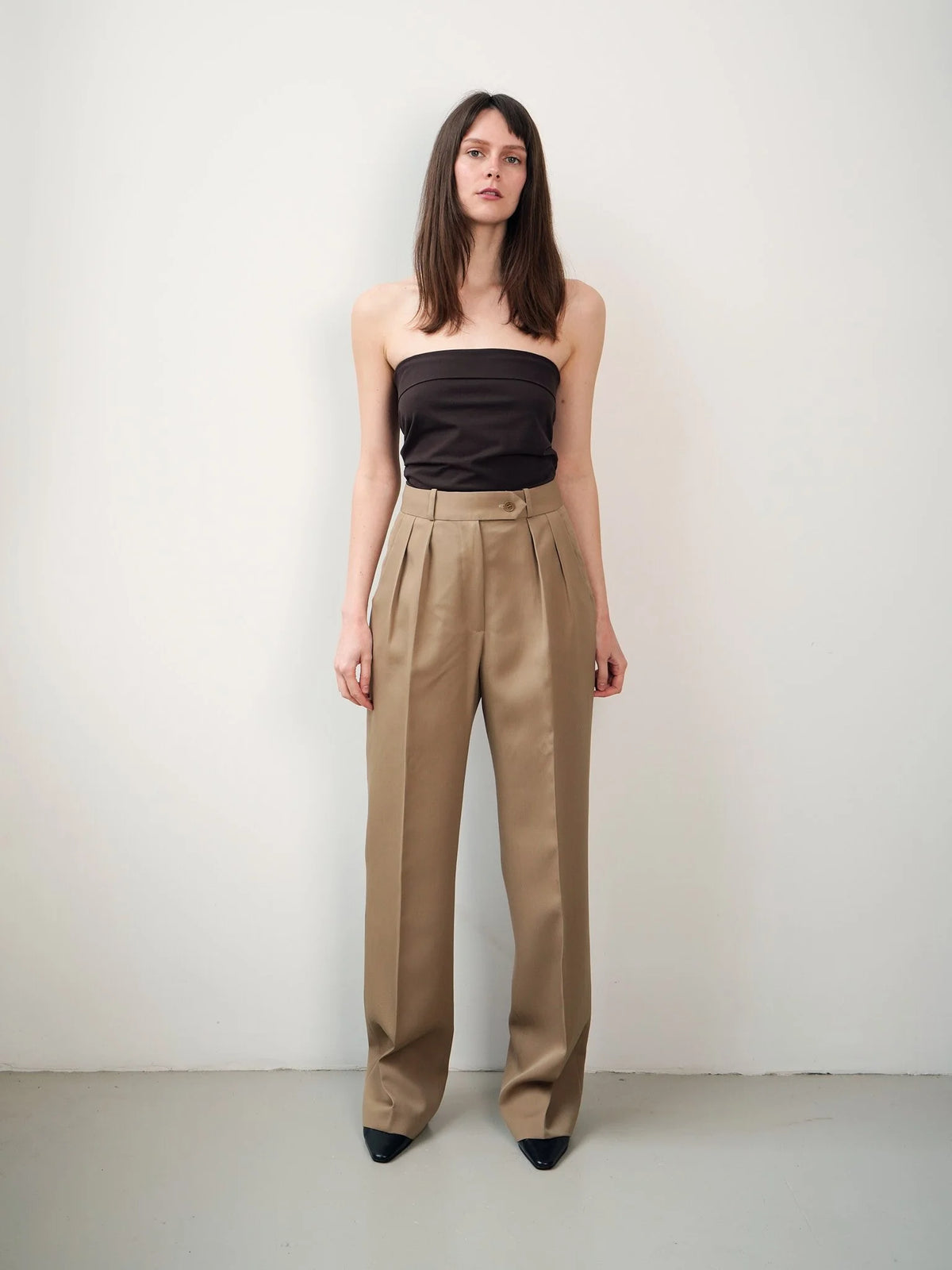 The Yves Pants in Camel, view 5