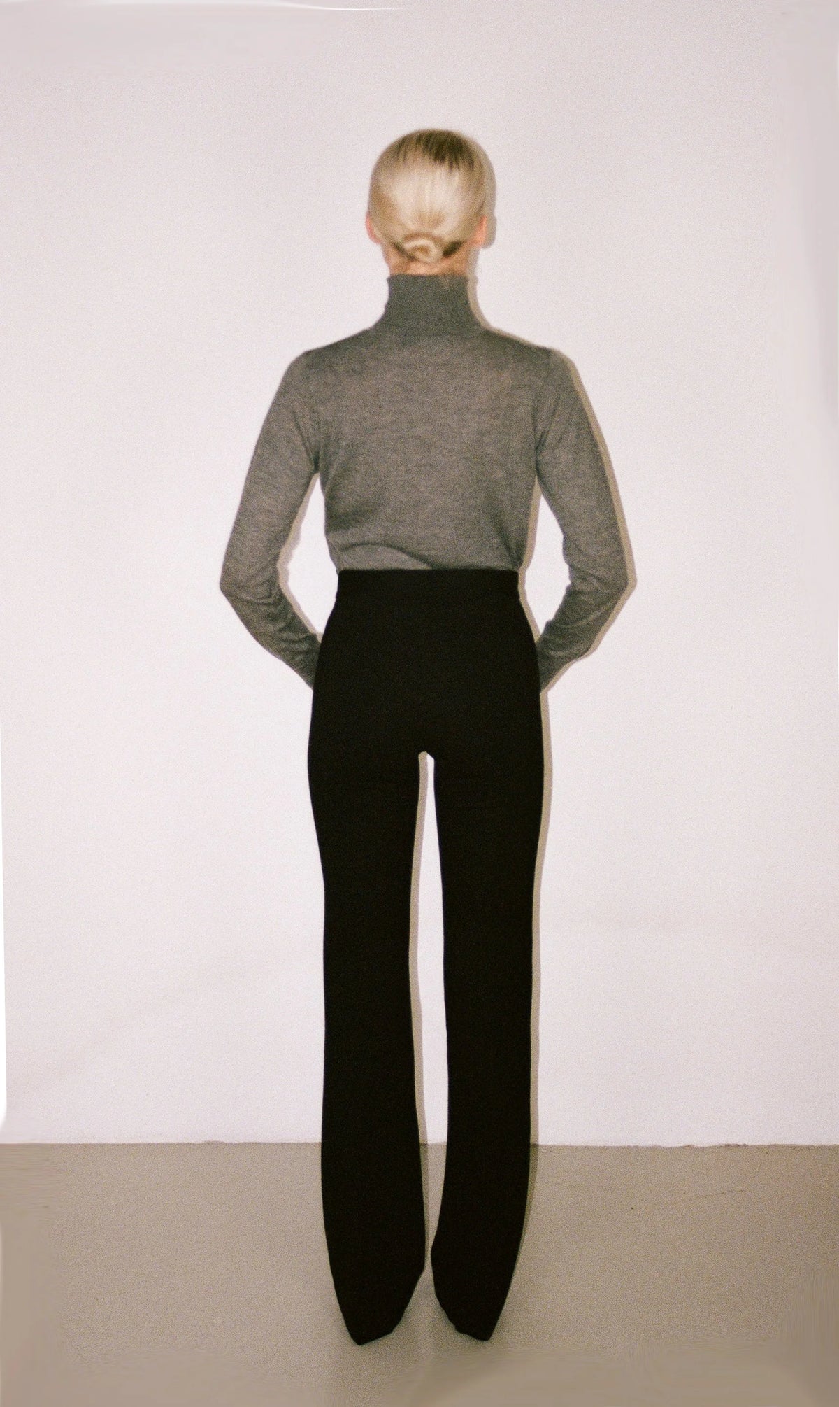 Le Pantalon Slim Flare Sweater noir, vue 4