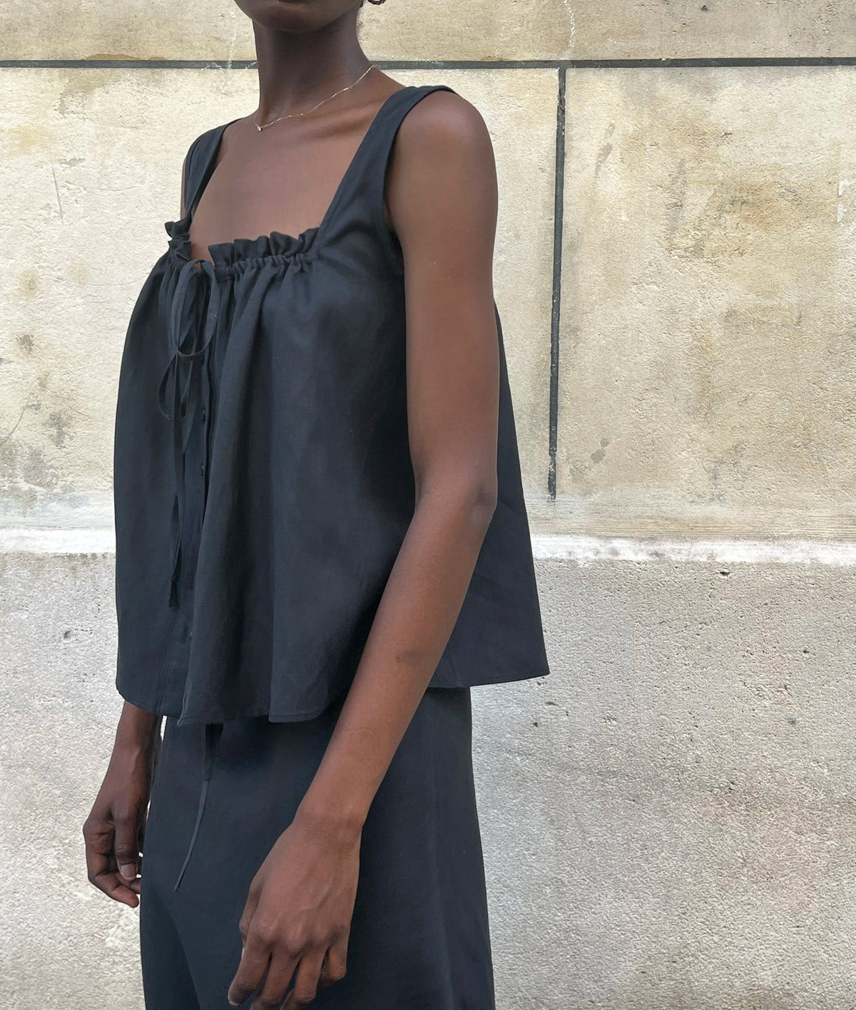 Le Top Manon noir, vue 1
